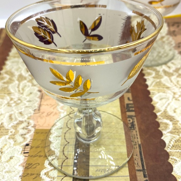Vintage 1960’s MCM Libbey Gold Foliage Gold Gilded Champagne Or Sherbet Glasses - Picture 2 of 4